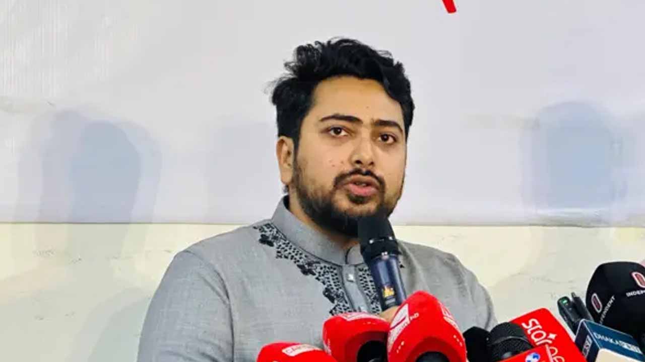 বাড্ডায় নাহিদ ইসলামের নির্বাচনি অফিসে গুলি