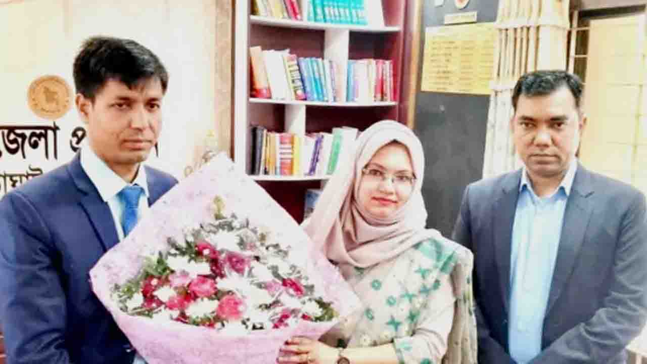 বিদায়বেলায় আবেগঘন পরিবেশ: ঘোড়াঘাটে নতুন ইউএনও’র যোগদান