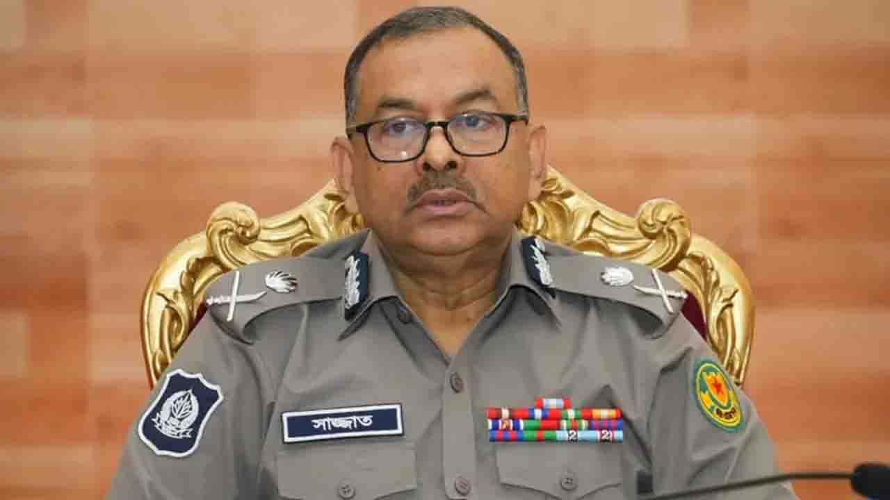 নির্বাচনে শতভাগ নিরপেক্ষতা বজায় রাখার নির্দেশ ডিএমপি কমিশনারের