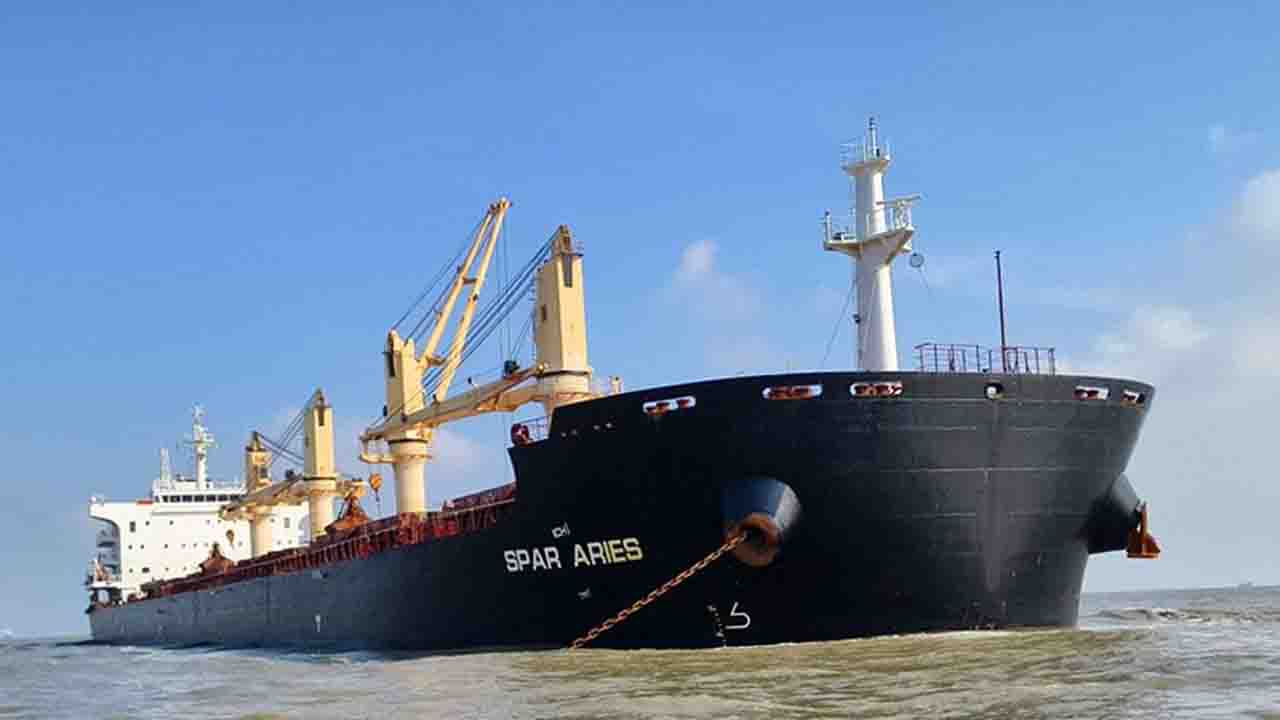 ৬১ হাজার টন গম নিয়ে যুক্তরাষ্ট্রের জাহাজ ভিড়ল চট্টগ্রামে