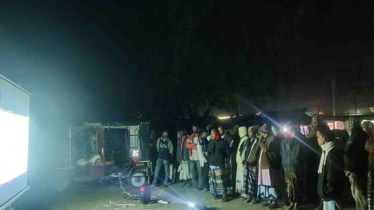 গ্রাম আদালতের কার্যকারিতা বৃদ্ধিতে খানসামায় ভিডিও প্রদর্শন কর্মসূচি