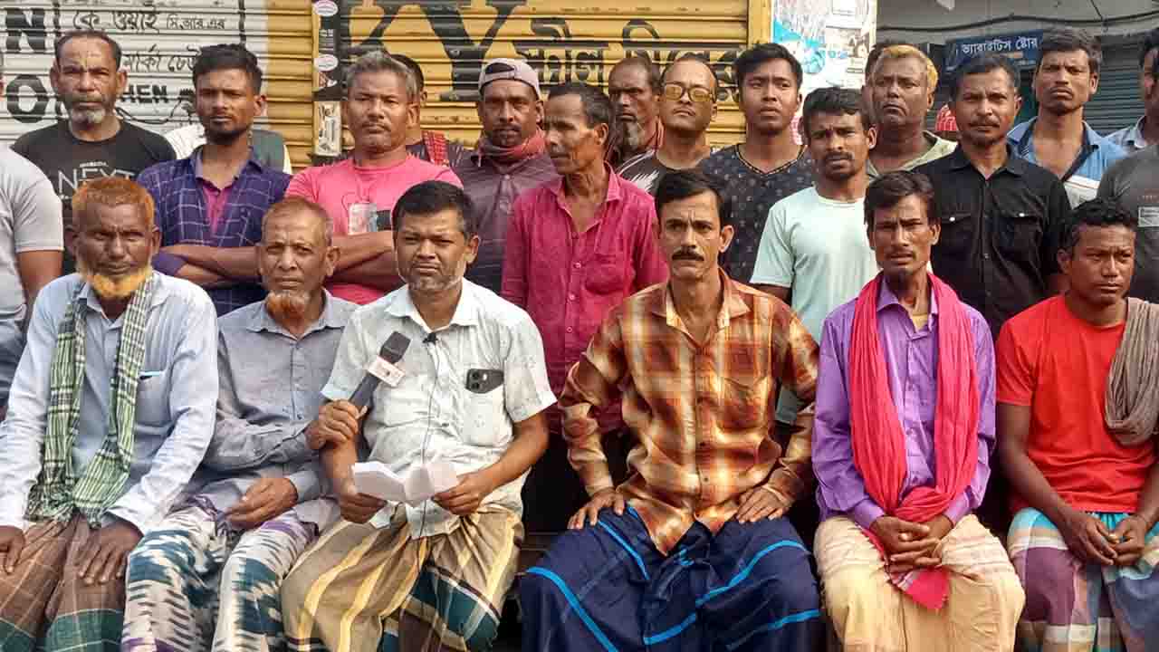 চাঁদাবাজির প্রতিবাদে বিরলে শ্রমিকদের কর্মবিরতি