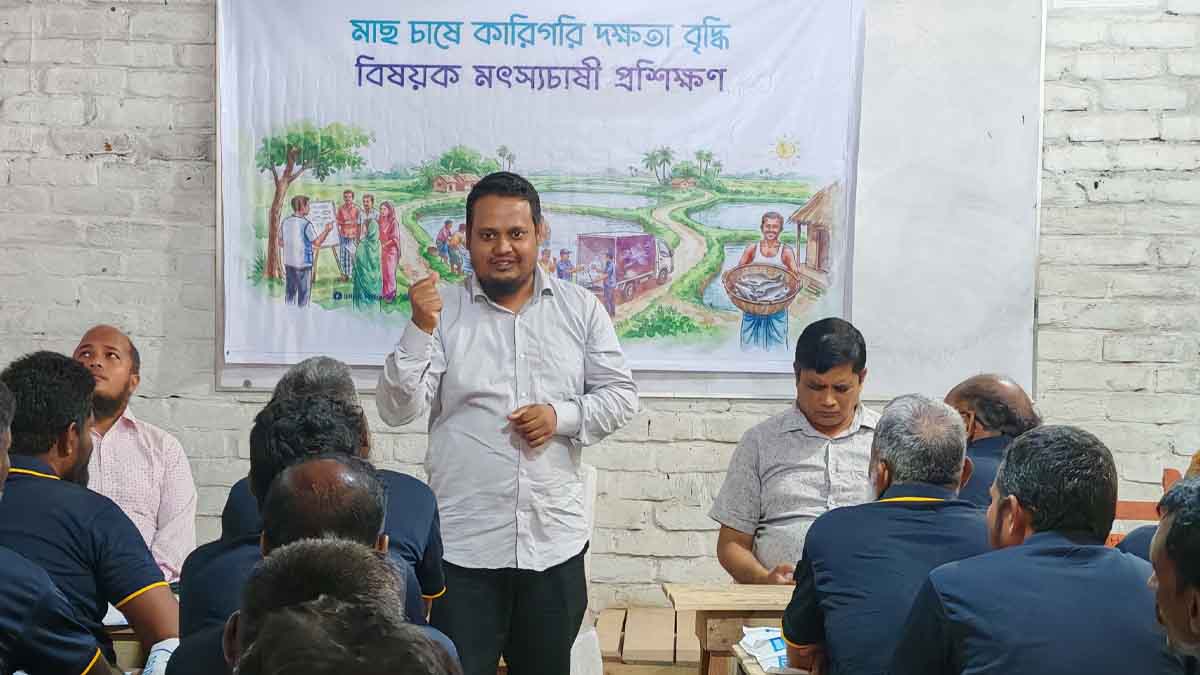 বীরগঞ্জে আধুনিক মাছ চাষের প্রশিক্ষণ কর্মশালা অনুষ্ঠিত