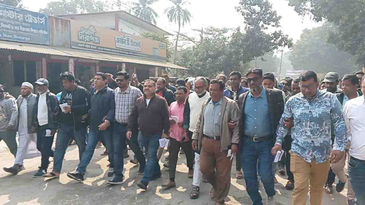 বিরল বাজারে বখতিয়ার আহমেদ কচির নেতৃত্বে ধানের শীষের বিশাল গণসংযোগ