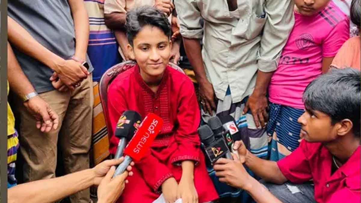 মেয়ে থেকে ছেলেতে রূপান্তরিত নূরনবীকে দেখতে ভিড়