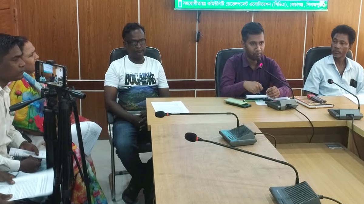 বোচাগঞ্জে ভূমি অধিকার নিয়ে সাংবাদিকদের সাথে মতবিনিময়