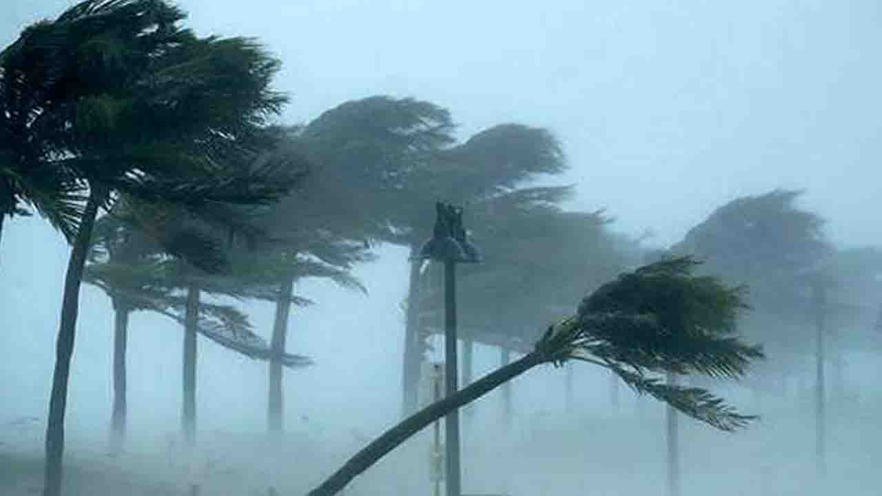 দেশের ১০ অঞ্চলে ৮০ কিমি বেগে ঝড়ের শঙ্কা
