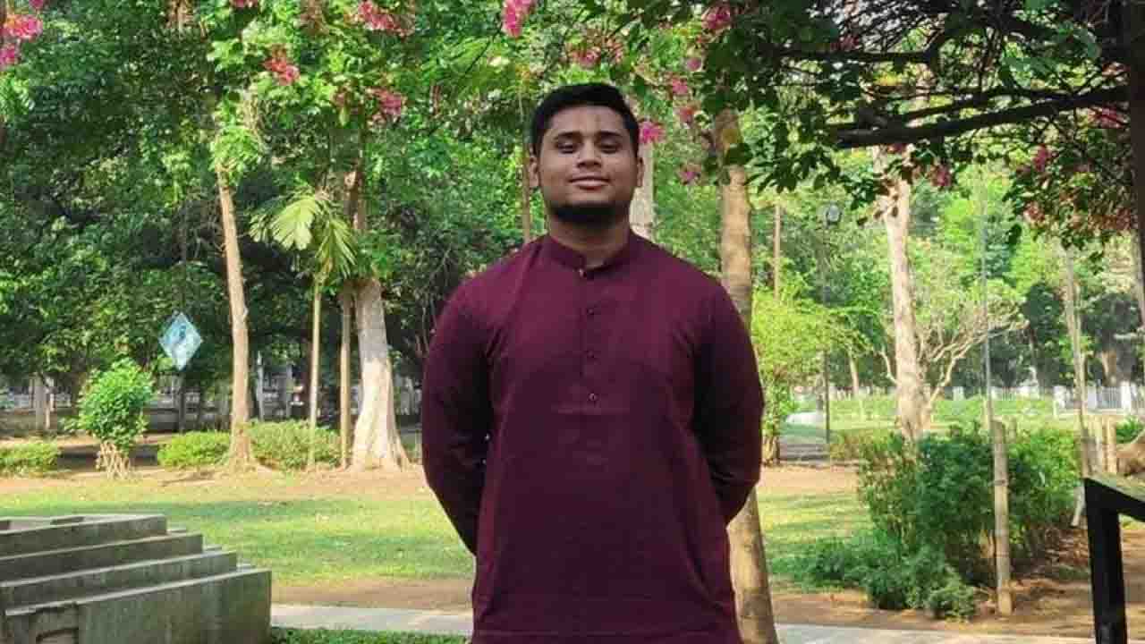 ফেসবুক থেকে কত আয় করেন, জানালেন হাসনাত আবদুল্লাহ