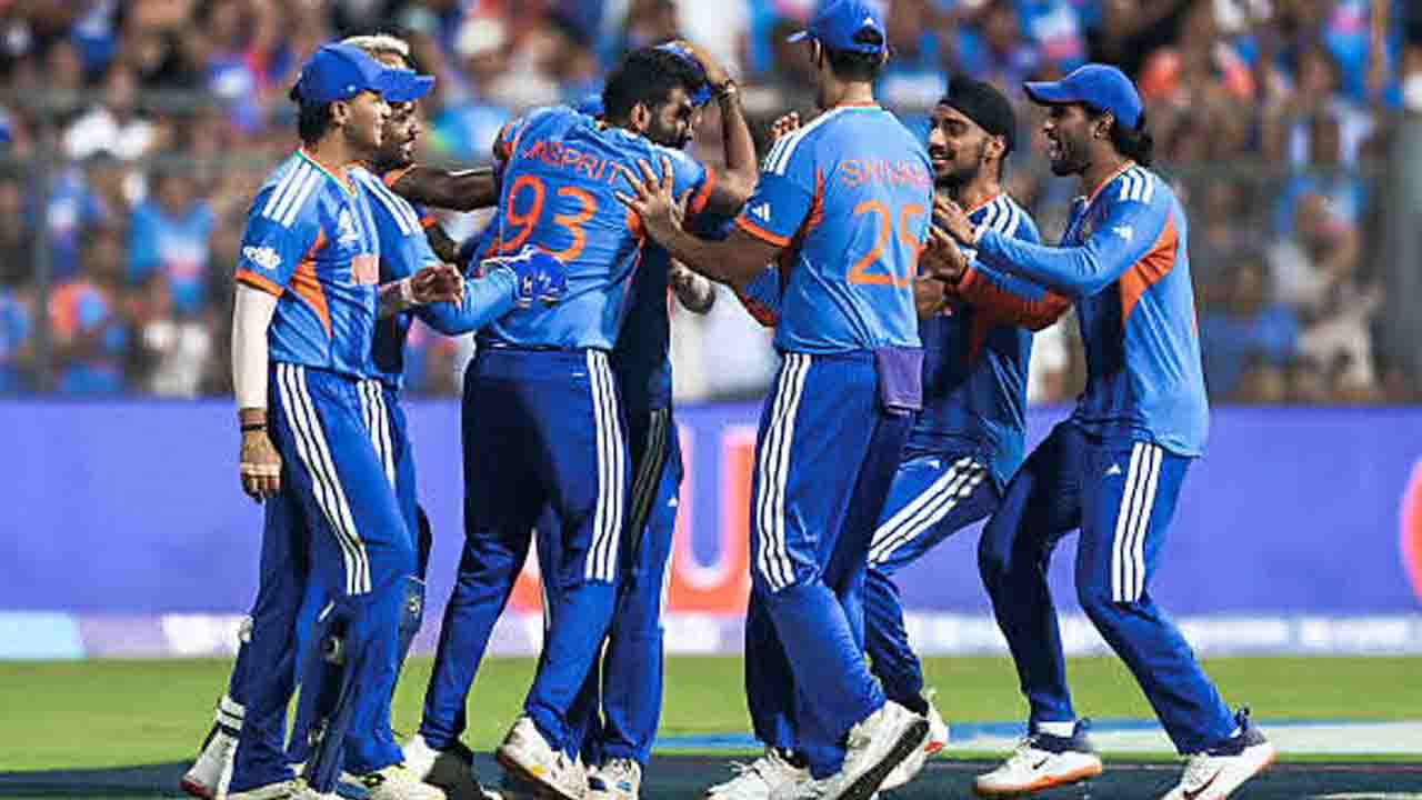 ইংল্যান্ডকে হারিয়ে টি-টোয়েন্টি বিশ্বকাপের ফাইনালে ভারত