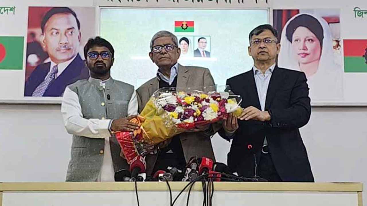 নতুন বাংলাদেশ গঠনে তারেক রহমানের নেতৃত্ব অত্যন্ত প্রয়োজন: রাশেদ খাঁন