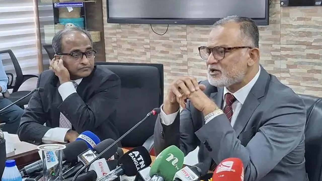 চলতি সপ্তাহে পেঁয়াজের দাম না কমলে আমদানি: বাণিজ্য উপদেষ্টা