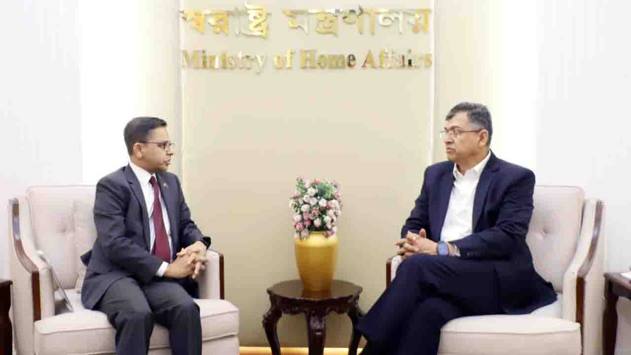 স্বরাষ্ট্রমন্ত্রীর সঙ্গে ভারতের হাইকমিশনারের বৈঠক