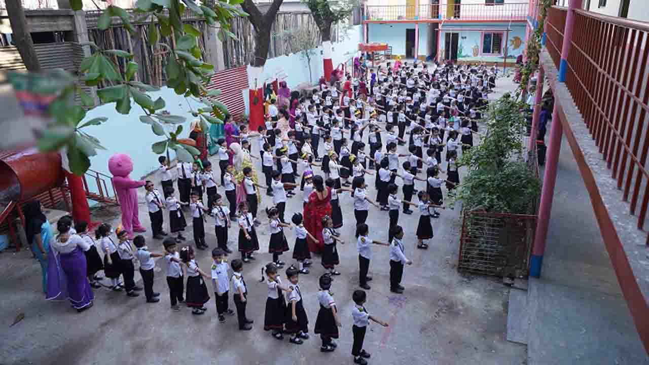 আগামীকাল থেকে বন্ধ দেশের সব ইংলিশ মিডিয়াম স্কুল