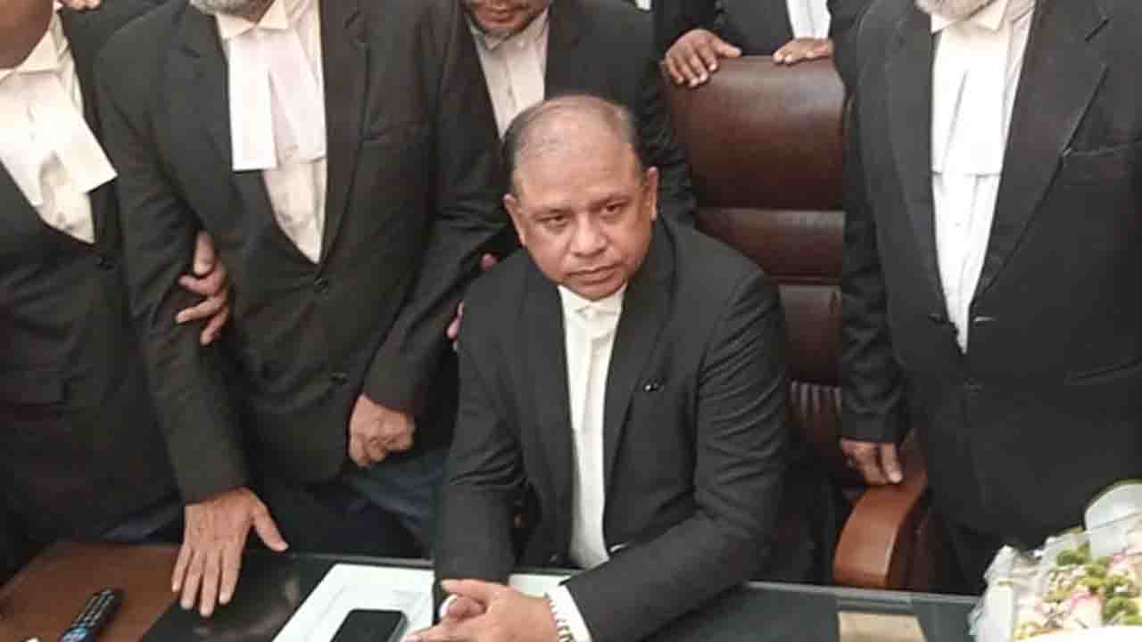 দুর্নীতিতে জড়ালে কঠোর ব্যবস্থার হুঁশিয়ারি চিফ প্রসিকিউটরের