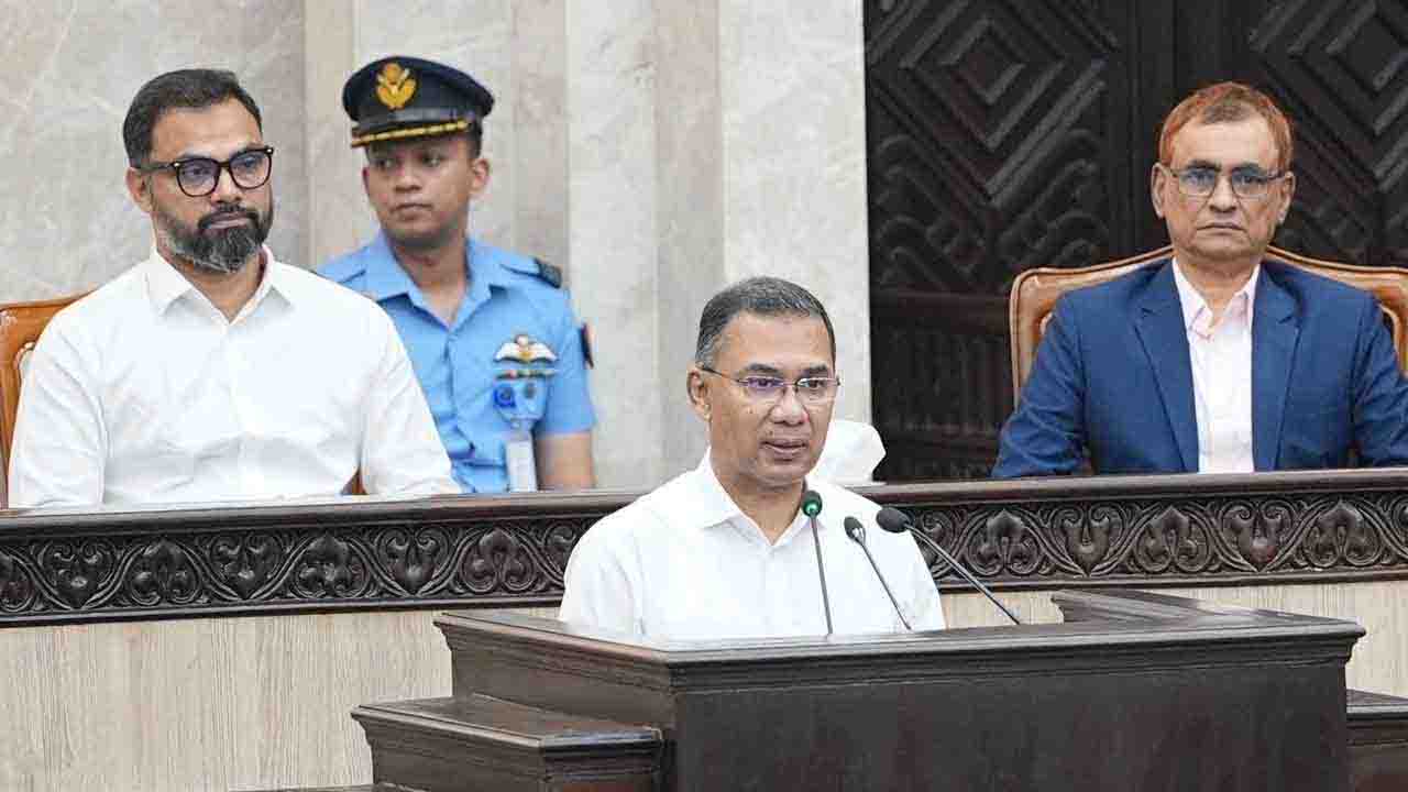খেলোয়াড়দের রাজনীতিতে না জড়ানোর আহ্বান প্রধানমন্ত্রীর