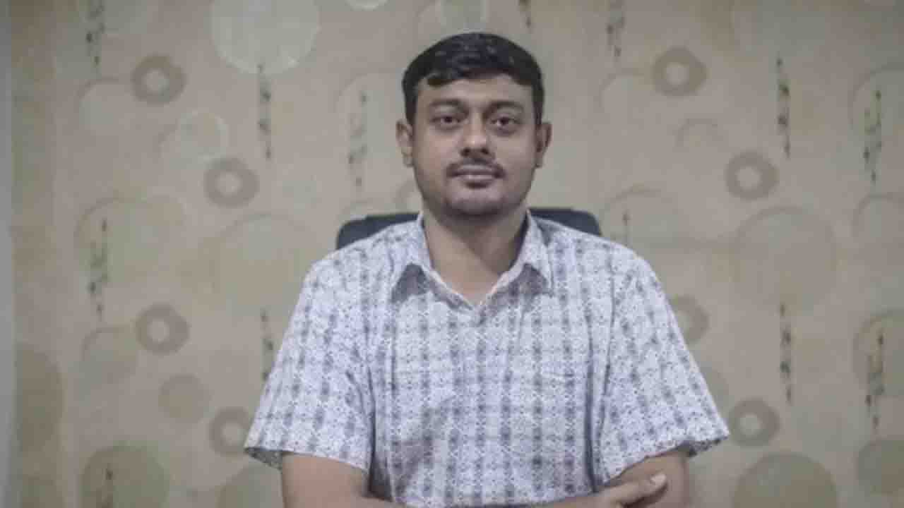 ৪ ঘণ্টা দাঁড়িয়েও তেল পেলেন না নাসীরুদ্দীন পাটওয়ারী