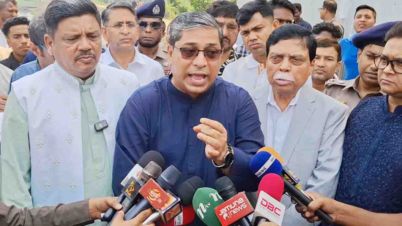 উদ্বোধনের আগেই ধসে পড়ল সড়ক, দুই কর্মকর্তা বরখাস্ত