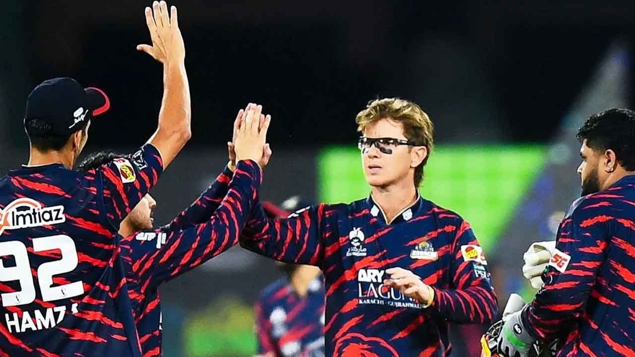 আইপিএল ছেড়ে পিএসএলে কেন অ্যাডাম জাম্পা