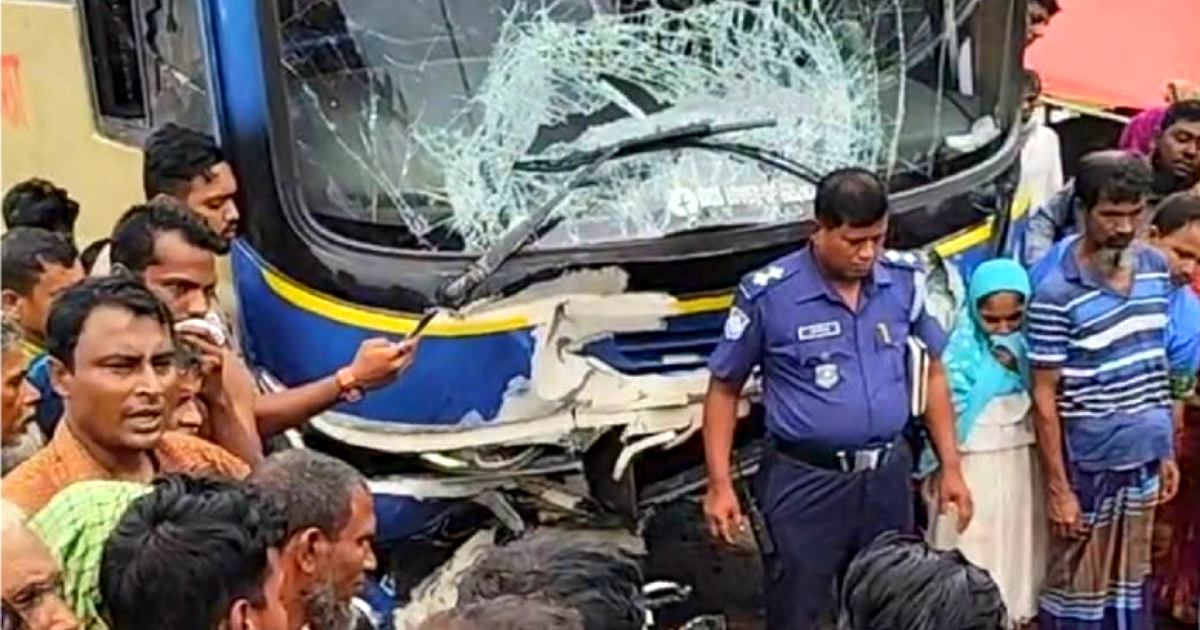 কিশোরগঞ্জের পাকুন্দিয়ায় বাস দুর্ঘটনায় নিহত ২