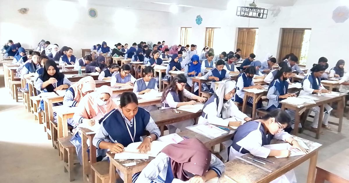 চট্টগ্রাম বোর্ডে এইচএসসি পরীক্ষা অনির্দিষ্টকালের জন্য স্থগিত