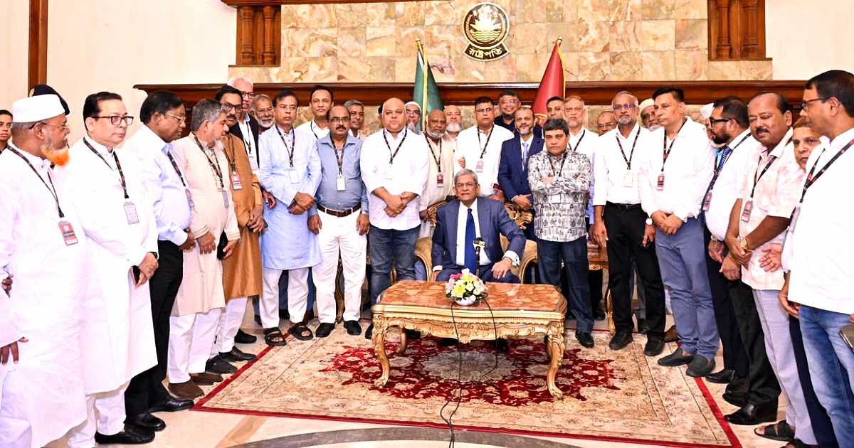 বঙ্গভবনে মির্জা ফখরুল: স্থানীয় সরকার শক্তিশালী করতে হবে
