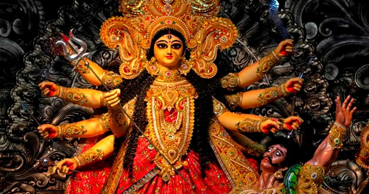 শারদীয় দুর্গাপূজার মহানবমী আজ মণ্ডপে মণ্ডপে দেবীর মহাআরতি ও বিদায়ের সুর