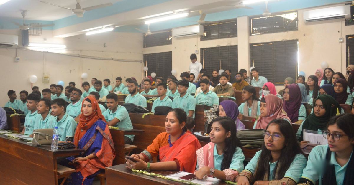 বেরোবিতে নতুন শিক্ষাবর্ষের ক্লাস শুরু, উচ্ছ্বাসে নবীনরা