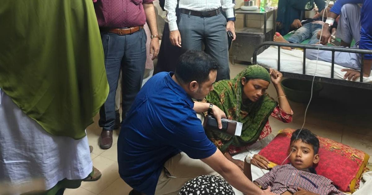 পঞ্চগড়ে স্কুল ফিডিংয়ের দুধ খেয়ে ১৭ শিক্ষার্থী হাসপাতালে