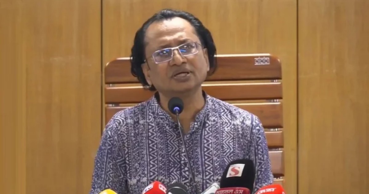 আওয়ামী লীগ কোনো রাজনৈতিক দল নয়: তথ্য উপদেষ্টা