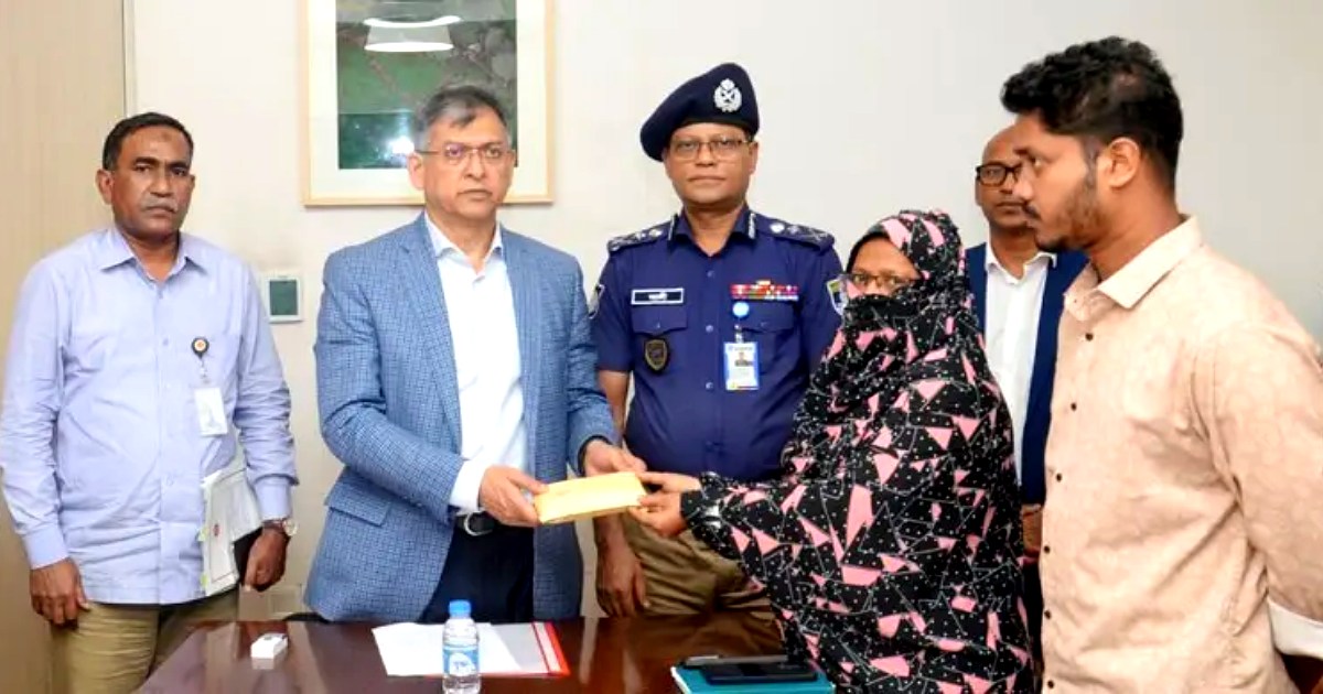 সাভারে এসআই হত্যা: আসামিদের গ্রেপ্তারে স্বরাষ্ট্রমন্ত্রীর নির্দেশ