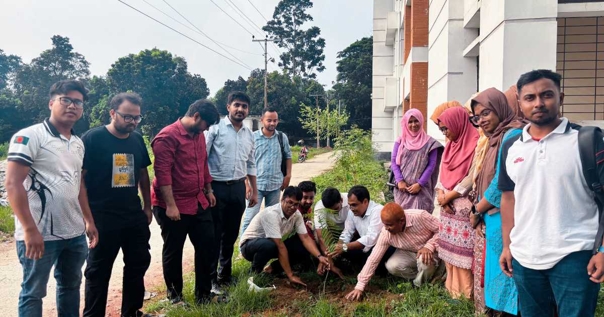 হাবিপ্রবিতে ১৯ ব্যাচের স্মৃতিতে ১৯টি গাছ রোপণ শিক্ষার্থীদের