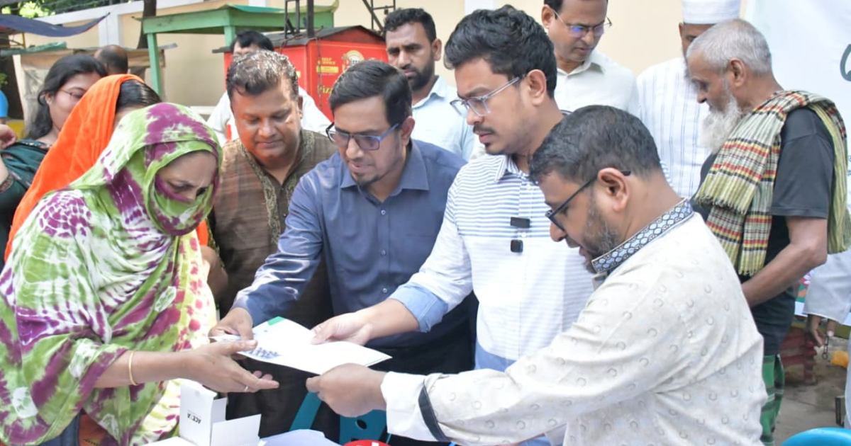 ইস্কাটনে ফ্রি মেডিকেল ক্যাম্পে পাঁচ শতাধিক মানুষের চিকিৎসা