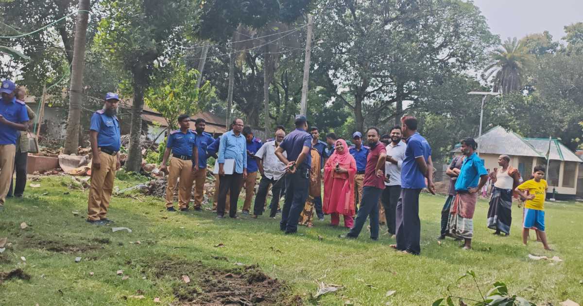 বিরামপুরে সরকারি জমি উদ্ধার, দুই হাজার টাকা জরিমানা