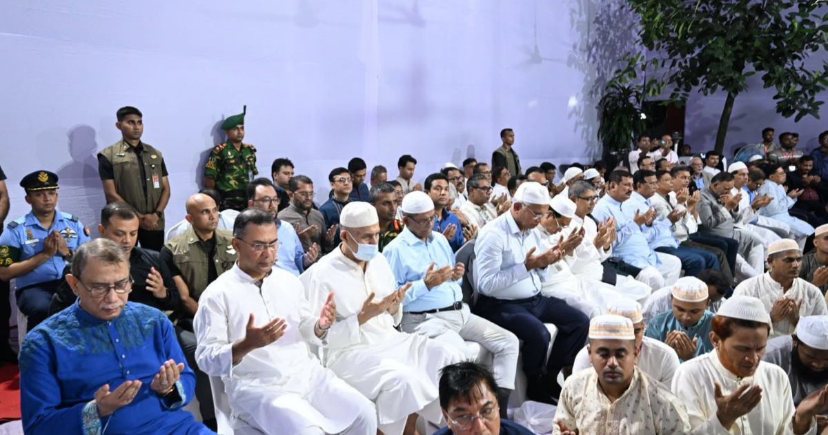 সাবেক নৌবাহিনী প্রধানের স্মরণসভায় অংশ নিলেন প্রধানমন্ত্রী