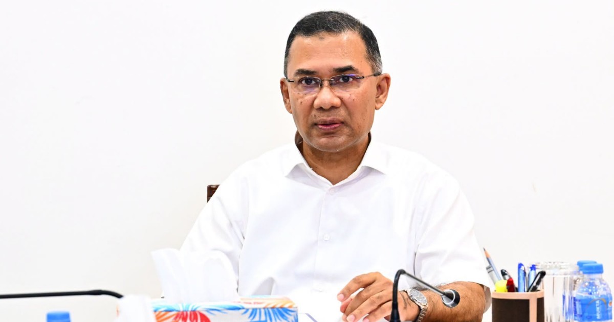 প্রশাসনকে রাজনৈতিক প্রভাবমুক্ত করতে ব্যাপক রদবদল শুরু করেছে সরকার