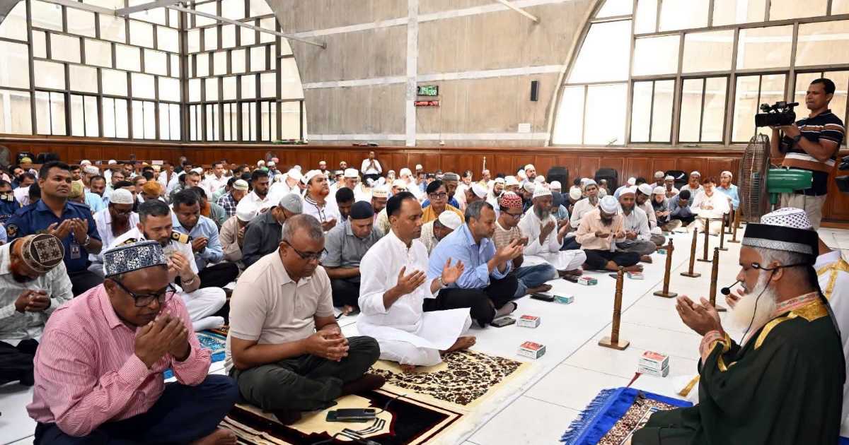 সংসদ ভবনে সাবেক স্পিকার জমির উদ্দিন সরকারের স্মরণে দোয়া মাহফিল