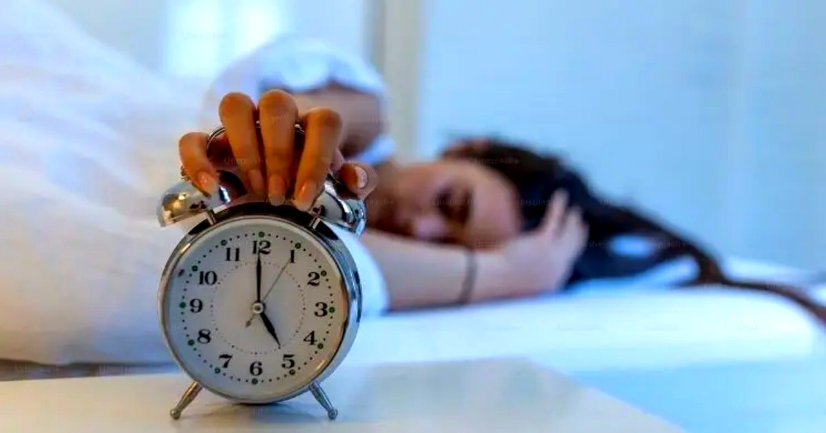 অ্যালার্ম ছাড়া ঘুম থেকে ওঠার কৌশল