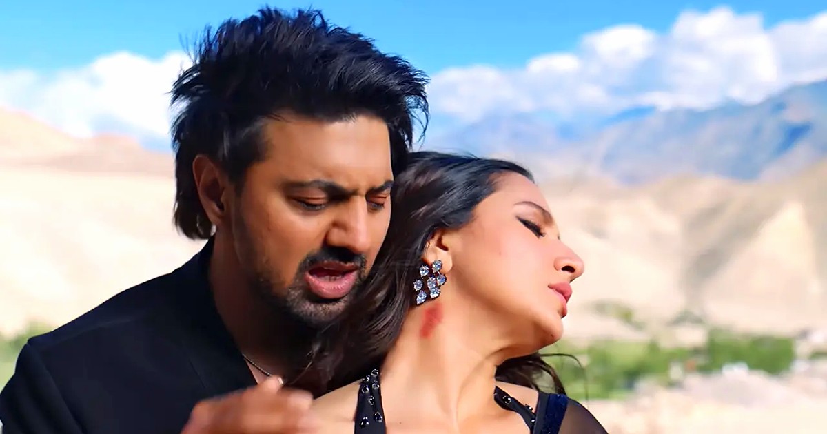 দেব-শুভশ্রীর গানের দৃশ্য ঘিরে ফের শুরু হয়েছে তীব্র সমালোচনা