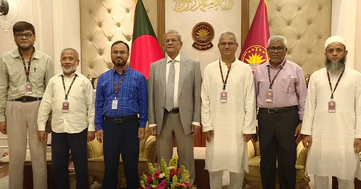 আধুনিক প্রযুক্তি গবেষণায় এগিয়ে আসার ডাক রাষ্ট্রপতির