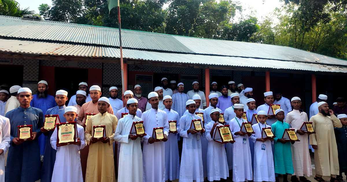 খানসামার জান্নাতবাগ মাদরাসায় হিফজুল কুরআন প্রতিযোগিতা ও পুরস্কার বিতরণ