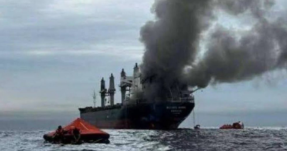 হরমুজ প্রণালিতে জাহাজে হামলা এক মাসে ৩৫ জলযানে আঘাতে রেকর্ড
