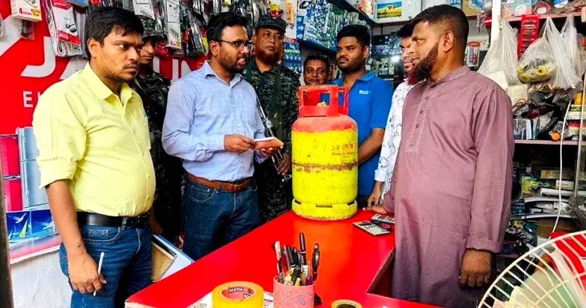 নিত্যপণ্য ও এলপি গ্যাসের বাজারে অভিযান: ১০২ প্রতিষ্ঠানকে জরিমানা