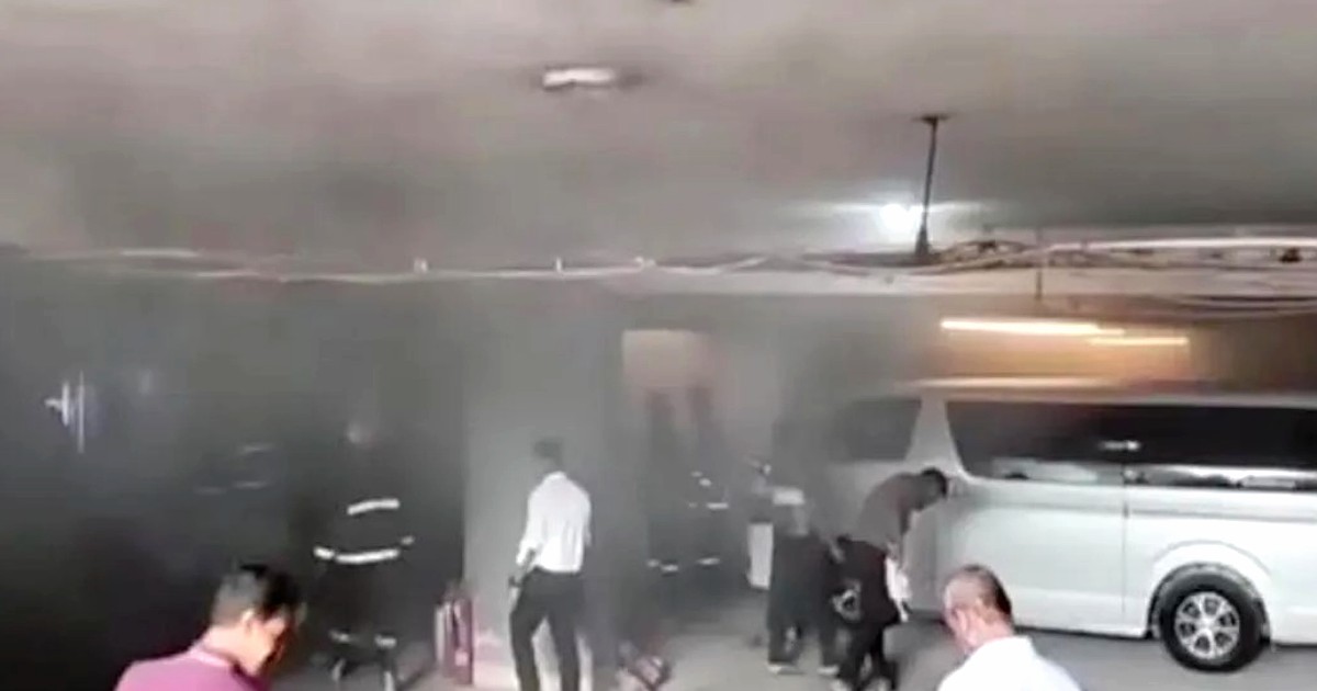কক্সবাজারের আবাসিক হোটেলে আগুন