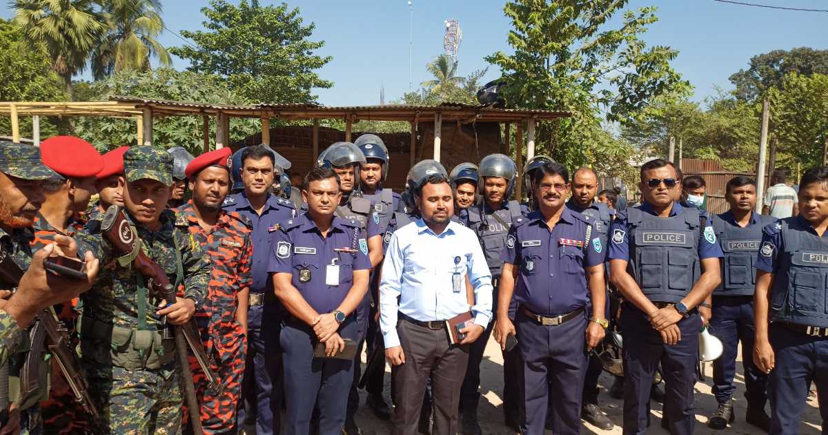 বীরগঞ্জে ডাক্তারখানা মাঠ দখলমুক্ত