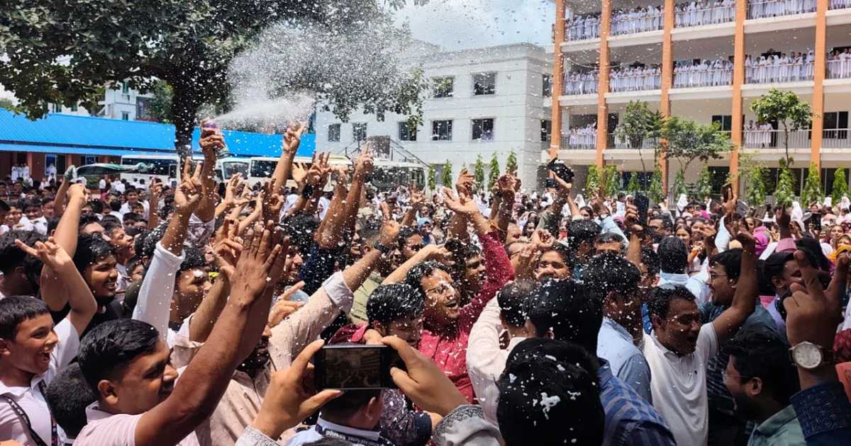 এসএসসিতে শতভাগ জিপিএ-৫ পেয়ে দেশসেরা নরসিংদীর নাছিমা কাদির মোল্লা স্কুল