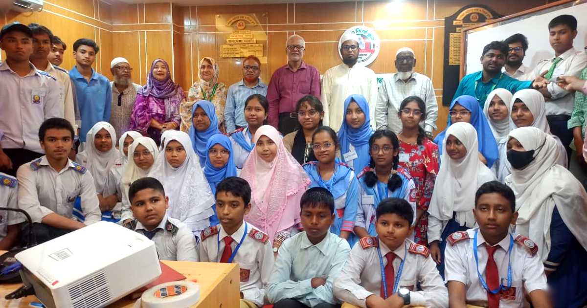 বিশ্ব নাগরিক হিসেবে শিক্ষার্থীদের গড়ে তুলতে ইংরেজি ভাষায় দক্ষতা অর্জন জরুরি
