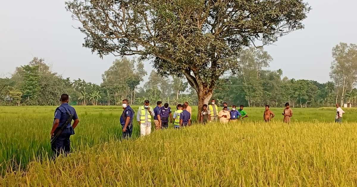 বীরগঞ্জে ধানক্ষেত থেকে নিখোঁজ কিশোরের অর্ধগলিত লাশ উদ্ধার