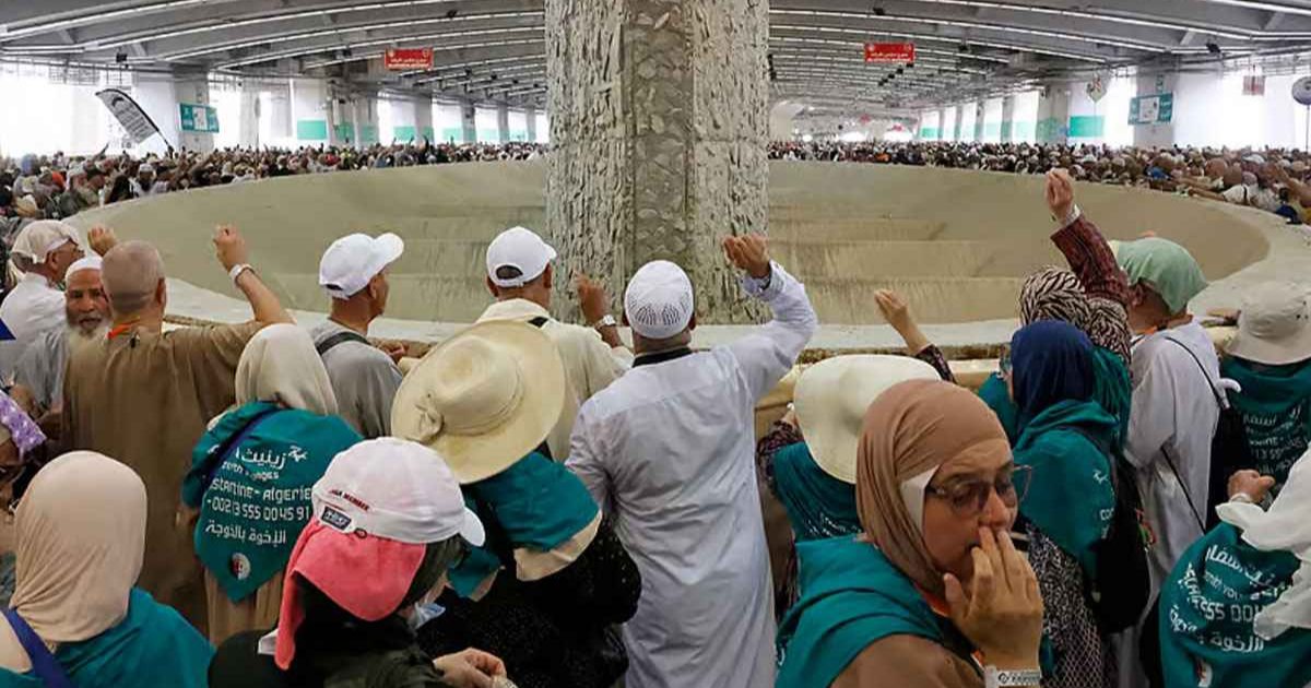 কঙ্কর নিক্ষেপের সময় হাজির রসিক মন্তব্য সামাজিক মাধ্যমে ভাইরাল
