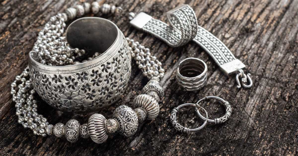 দেশের বাজারে রুপার দামে বড় পতন
