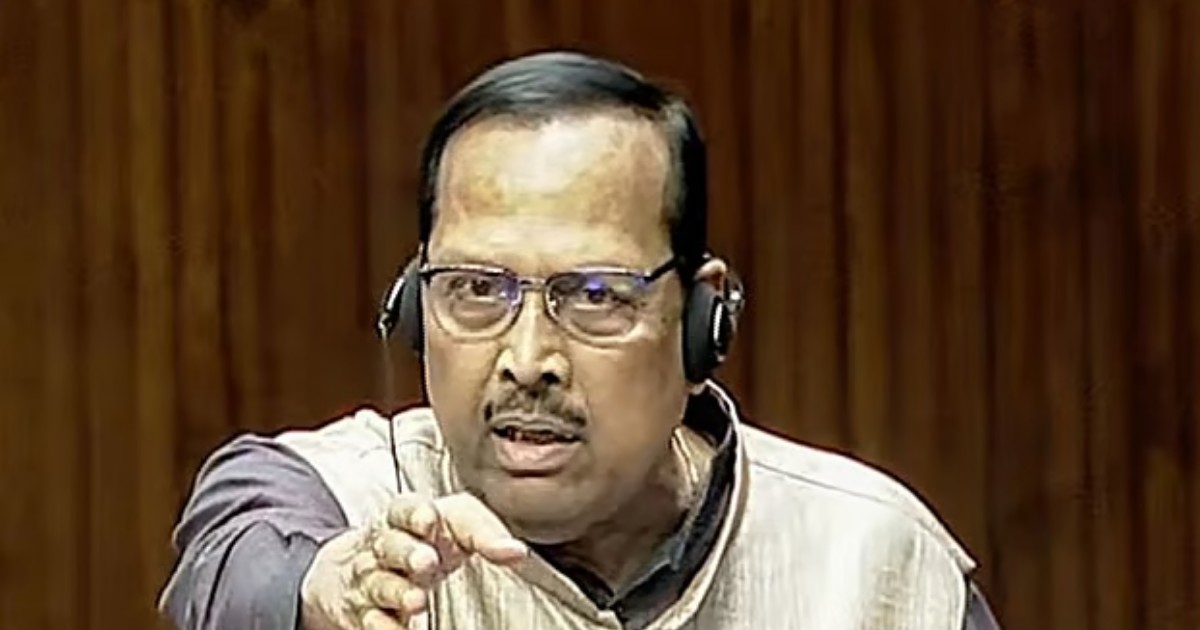 মমতার দলে আবার ভাঙনের আভাস, শুভেন্দুর উপস্থিতিতে তৃণমূলের ২১ এমপির বৈঠক